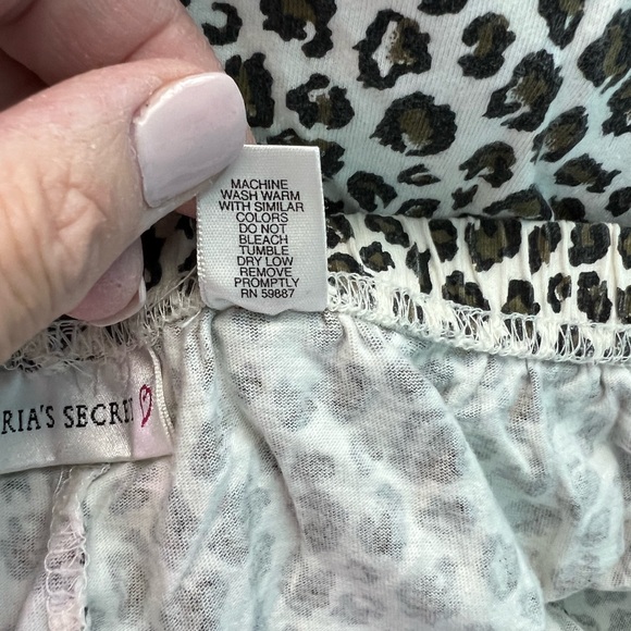 EUC Victoria’s Secret Leopard Print 2 piece Pajama Se - Picture 5 of 10